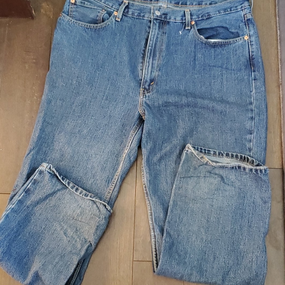 Levi 550 40 x 32